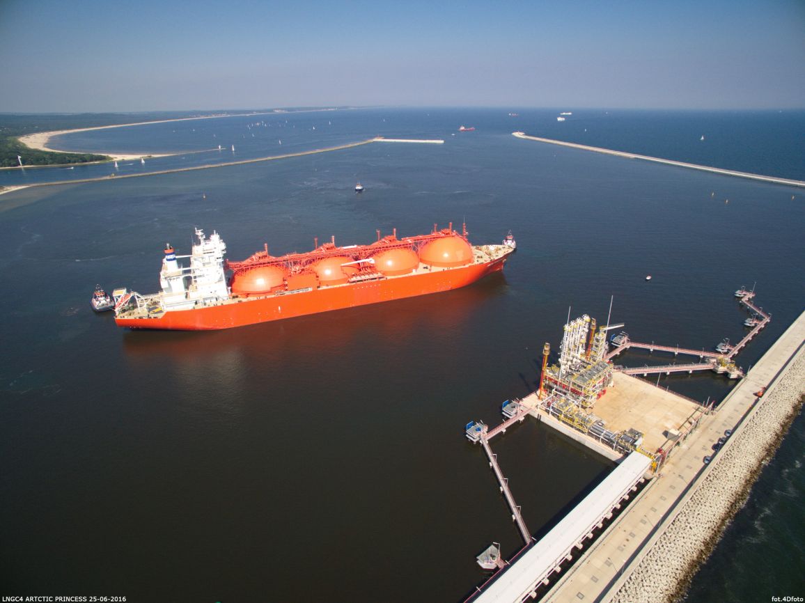 Pierwsza komercyjna dostawa LNG 17.06.2016 - 07