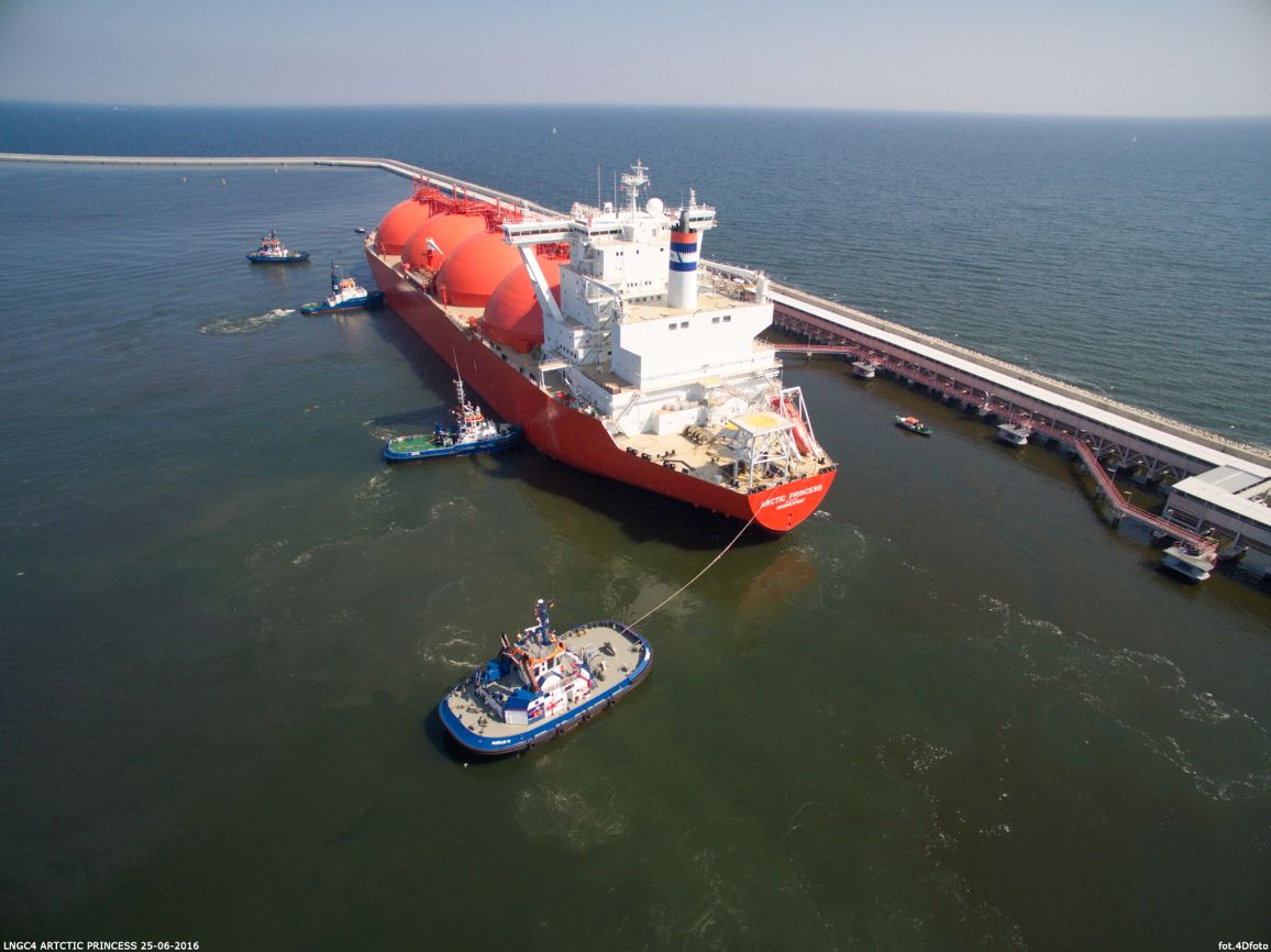 Pierwsza komercyjna dostawa LNG 17.06.2016 - 08