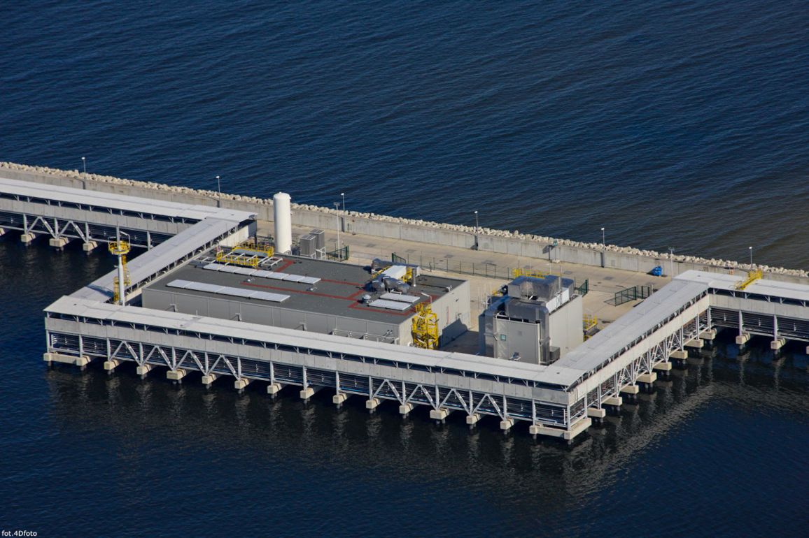 1 komercyjna dostawa LNG 17.06.2016 - 03