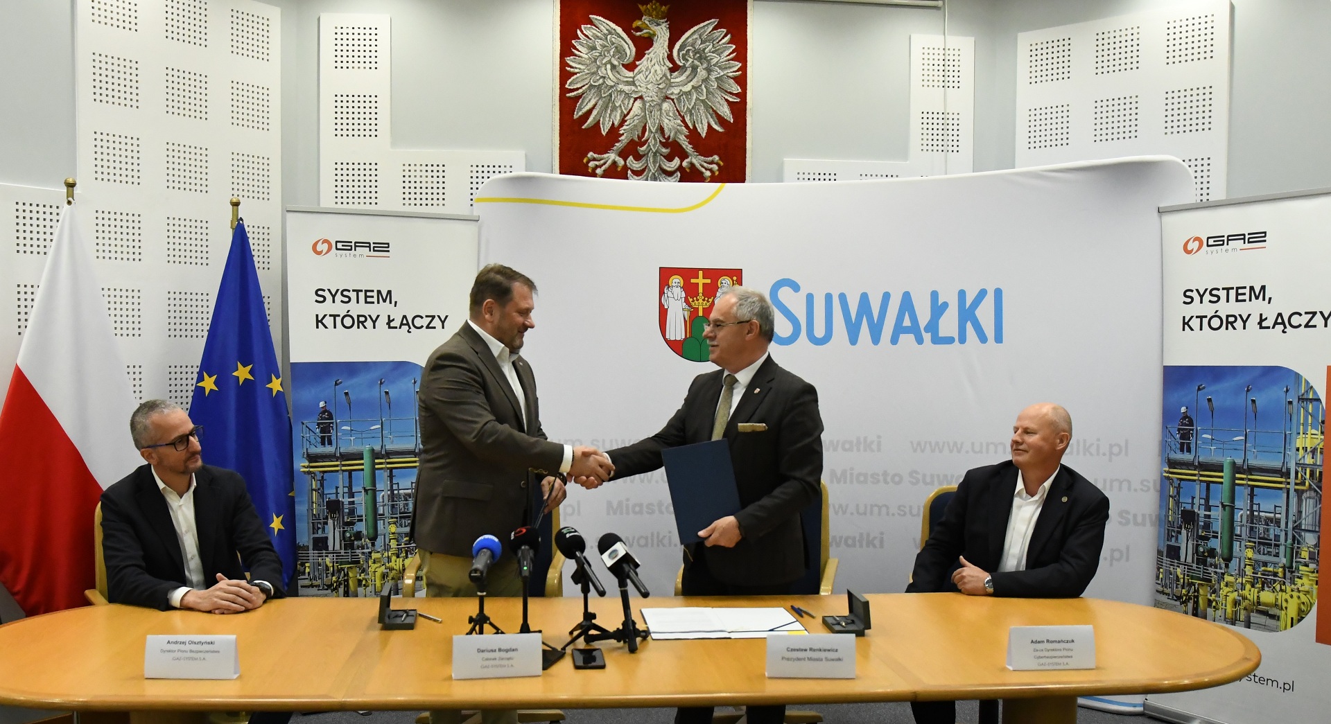 Podpisanie dokumentu dotyczącego współpracy w ramach cyberbezpieczenstwa między GAZ-SYSTEM a miastem Suwałki.